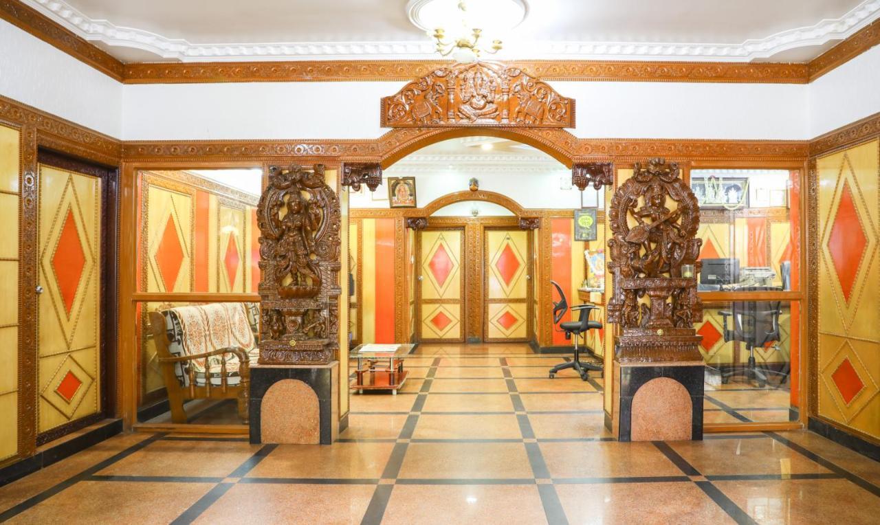 Treebo Nava Nidhi Comforts Bangalore Exterior foto