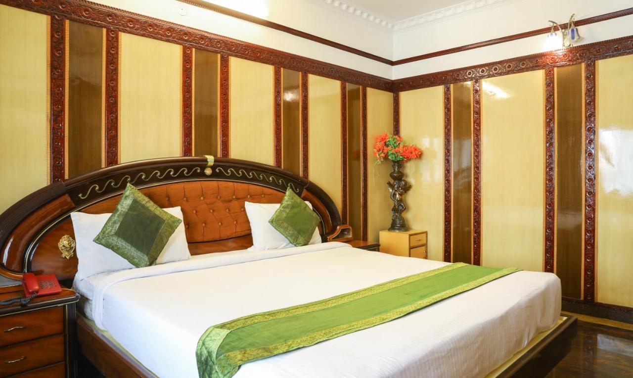 Treebo Nava Nidhi Comforts Bangalore Exterior foto